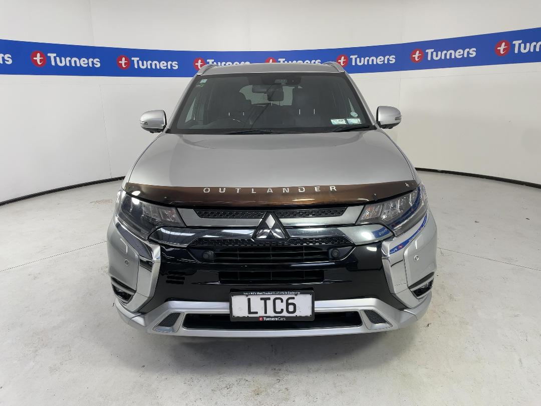 Photo '2' of Mitsubishi Outlander