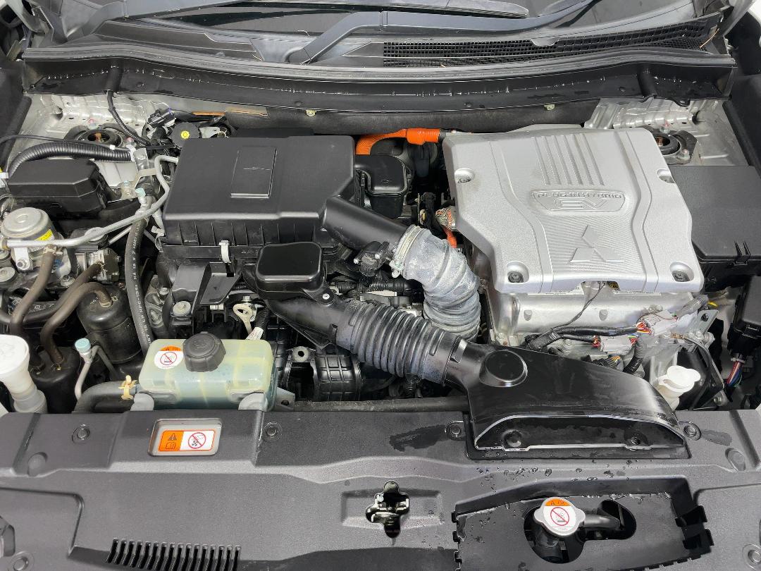 Photo '13' of Mitsubishi Outlander