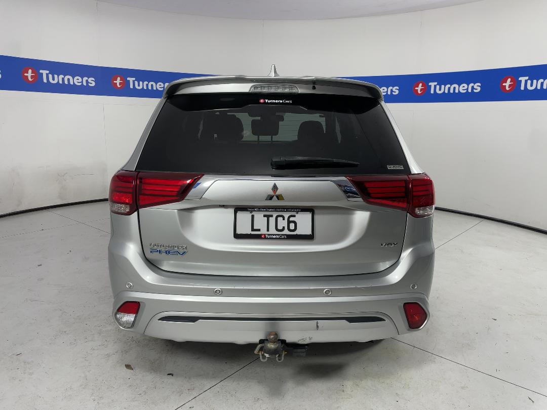 Photo '6' of Mitsubishi Outlander