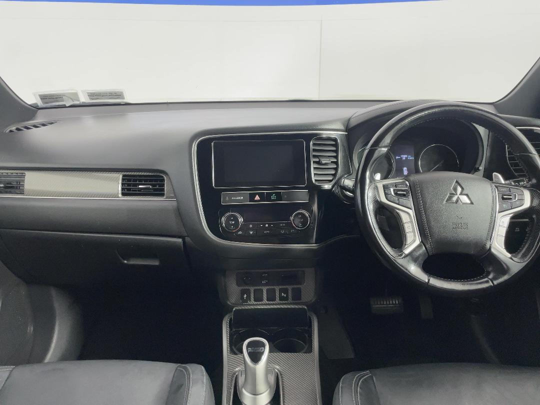 Photo '17' of Mitsubishi Outlander