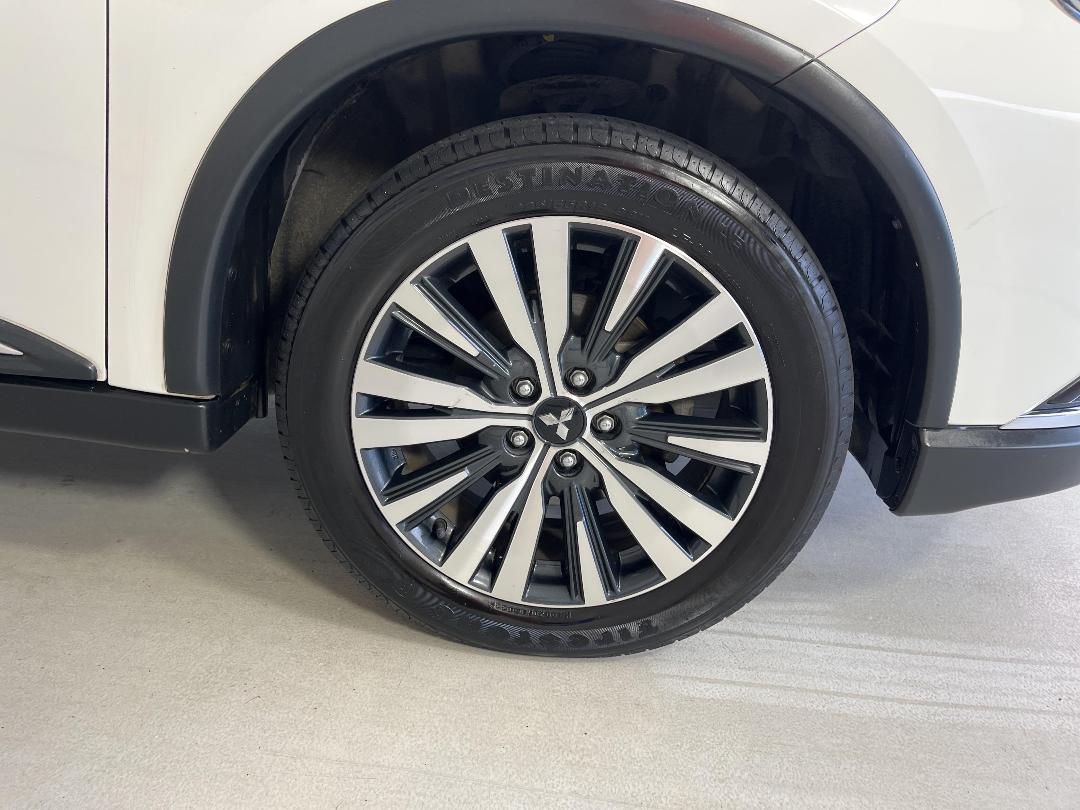 Photo '9' of Mitsubishi Outlander