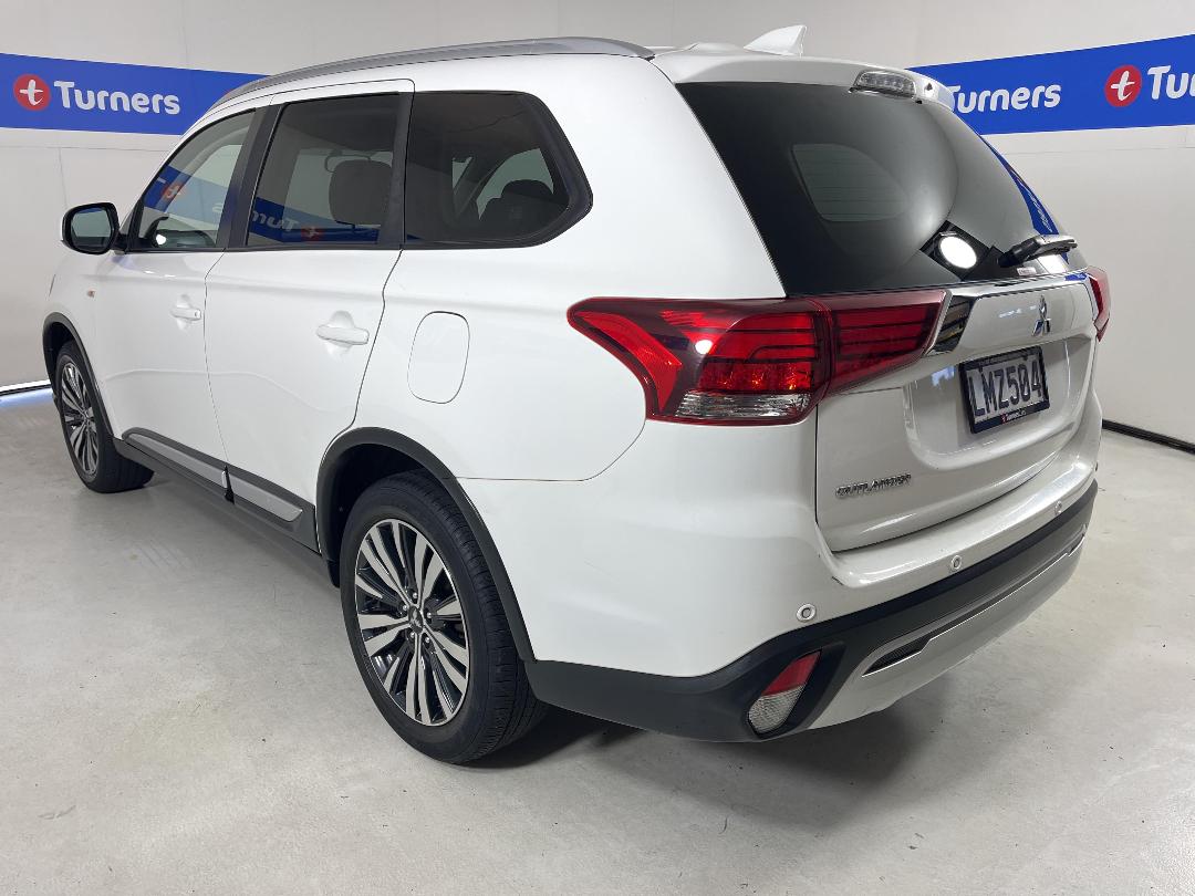 Photo '5' of Mitsubishi Outlander