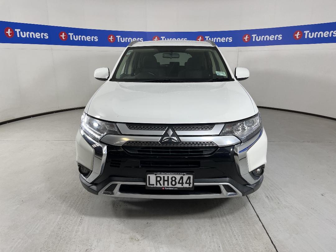 Photo '2' of Mitsubishi Outlander Photo '2' of Mitsubishi Outlander