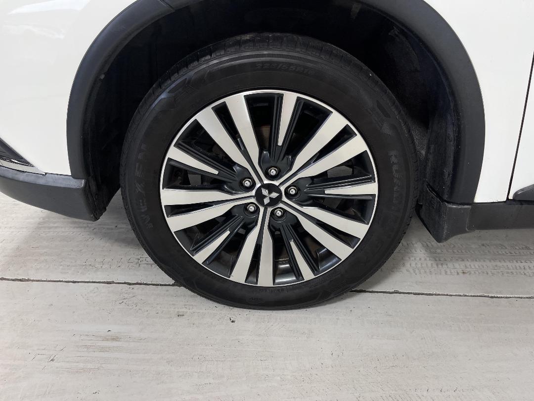 Photo '10' of Mitsubishi Outlander Photo '10' of Mitsubishi Outlander