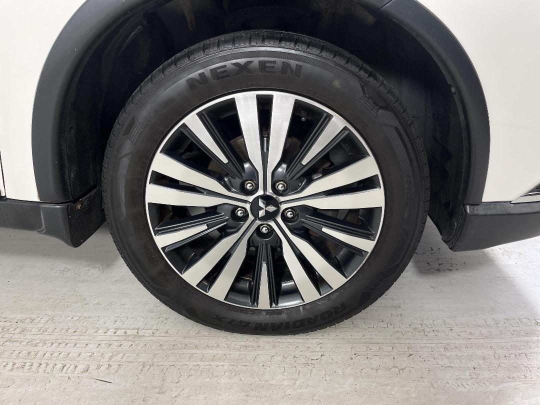 Photo '9' of Mitsubishi Outlander Photo '9' of Mitsubishi Outlander