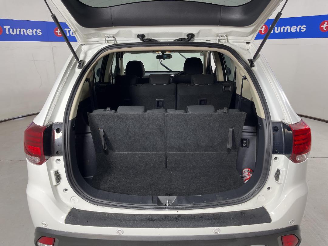 Photo '14' of Mitsubishi Outlander Photo '14' of Mitsubishi Outlander