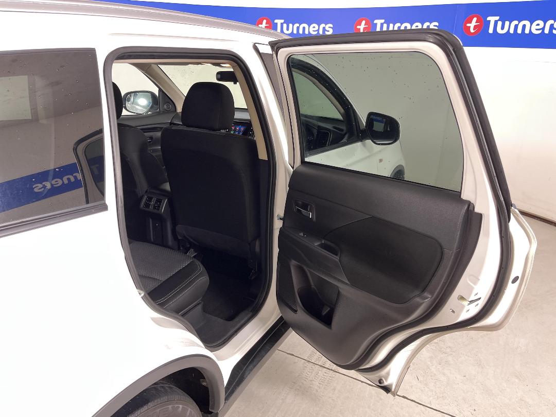 Photo '19' of Mitsubishi Outlander Photo '19' of Mitsubishi Outlander