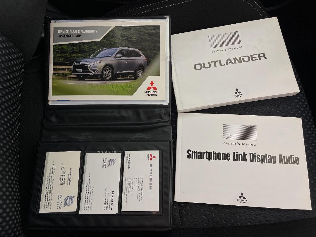 Photo '28' of Mitsubishi Outlander Photo '28' of Mitsubishi Outlander