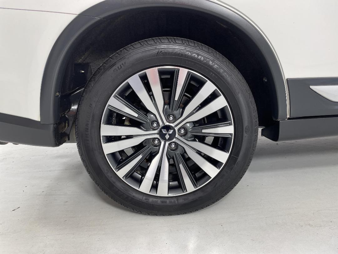 Photo '12' of Mitsubishi Outlander Photo '12' of Mitsubishi Outlander