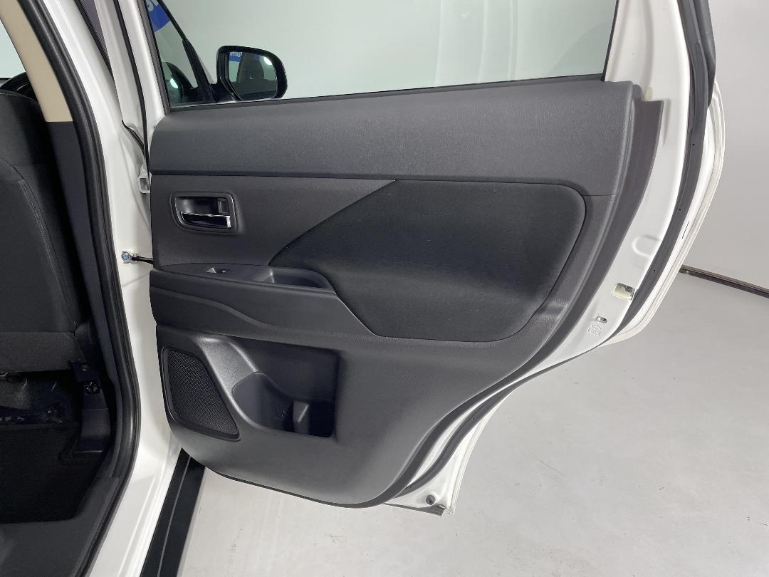 Photo '19' of Mitsubishi Outlander Photo '19' of Mitsubishi Outlander