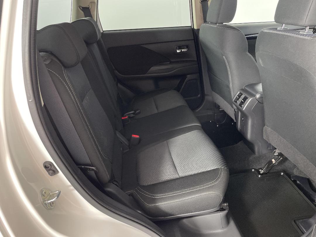 Photo '20' of Mitsubishi Outlander Photo '20' of Mitsubishi Outlander