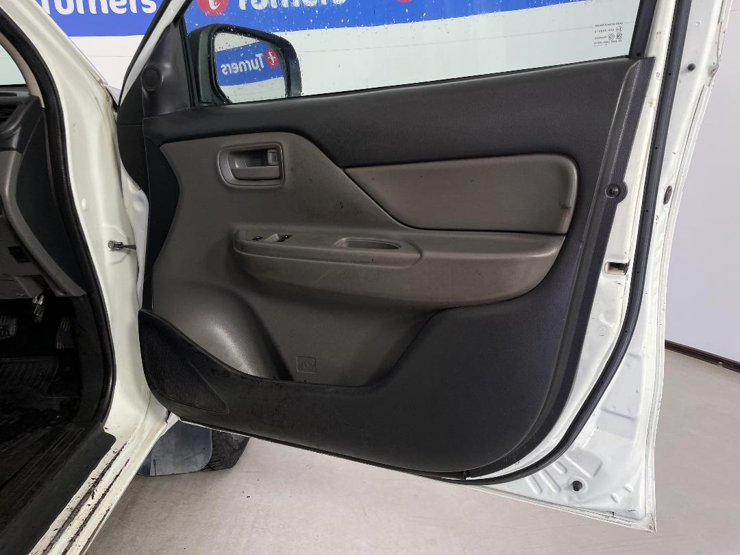 Photo '15' of Mitsubishi Triton Photo '15' of Mitsubishi Triton