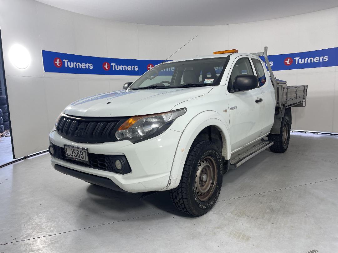 Photo '4' of Mitsubishi Triton