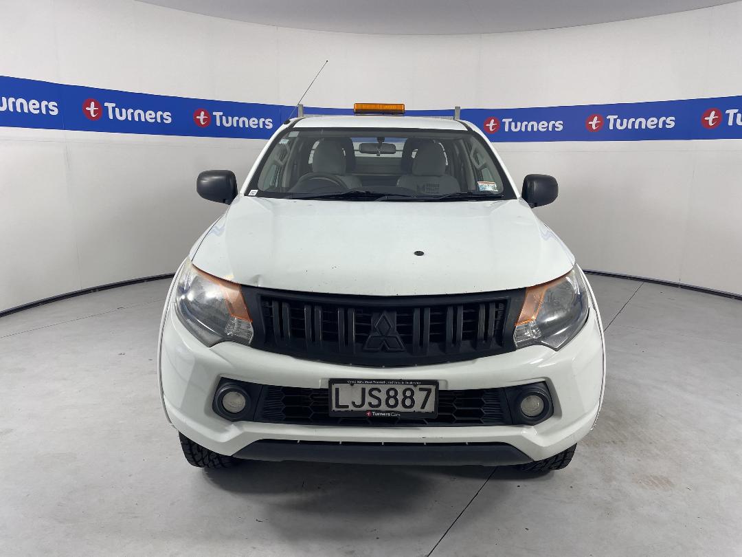 Photo '2' of Mitsubishi Triton