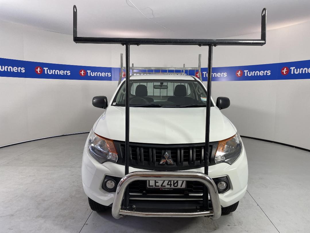 Photo '2' of Mitsubishi Triton