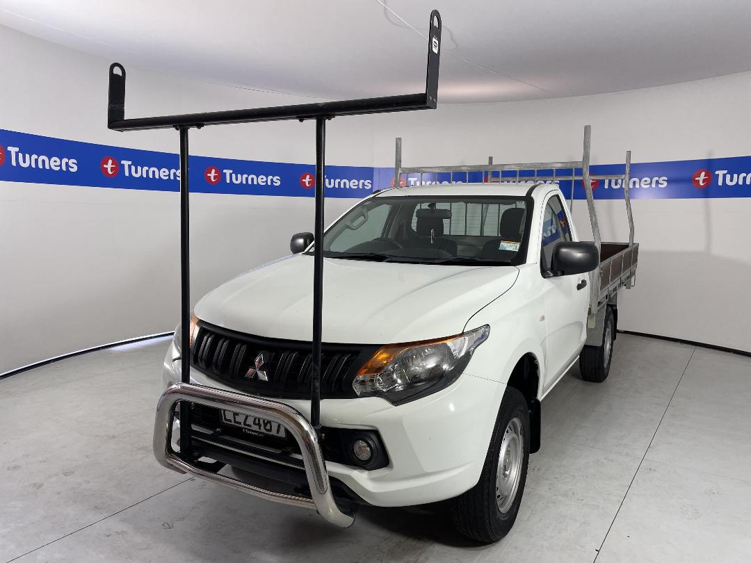 Photo '4' of Mitsubishi Triton