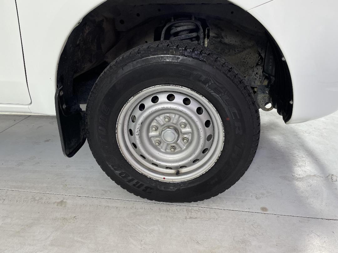 Photo '9' of Mitsubishi Triton