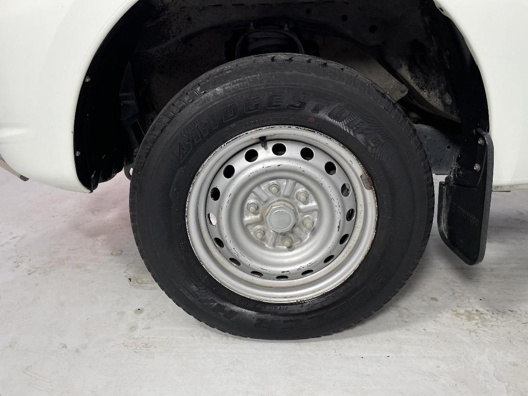 Photo '10' of Mitsubishi Triton