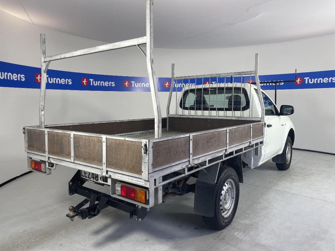 Photo '7' of Mitsubishi Triton