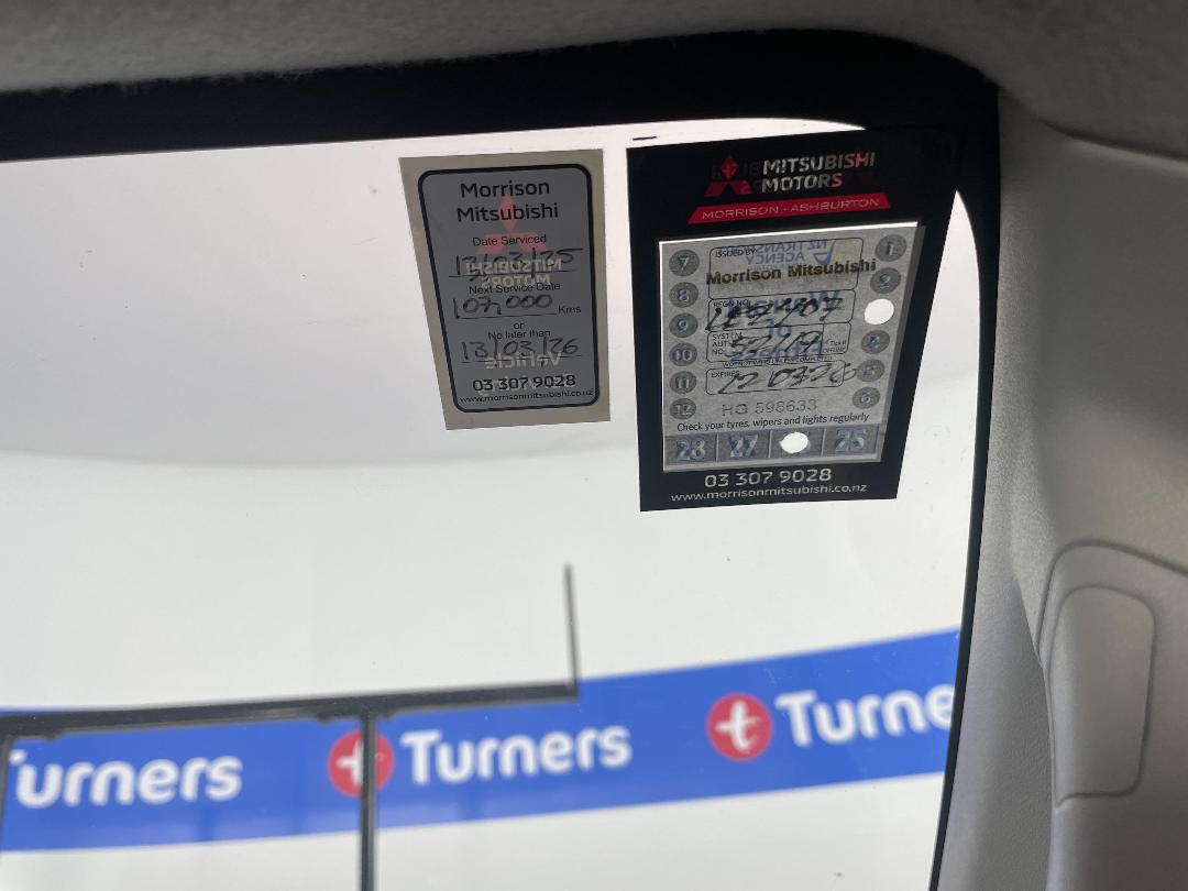 Photo '23' of Mitsubishi Triton