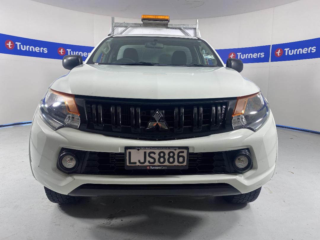 Photo '2' of Mitsubishi Triton