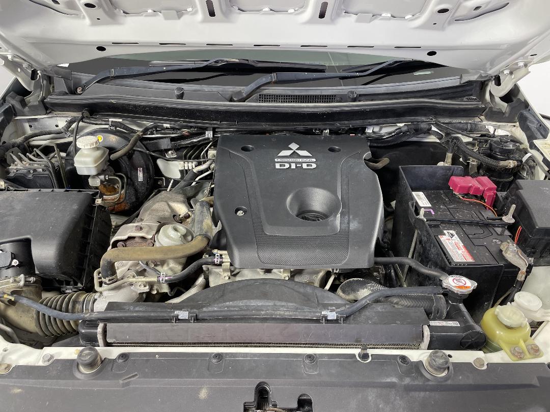 Photo '13' of Mitsubishi Triton