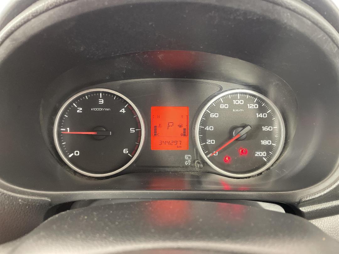 Photo '21' of Mitsubishi Triton