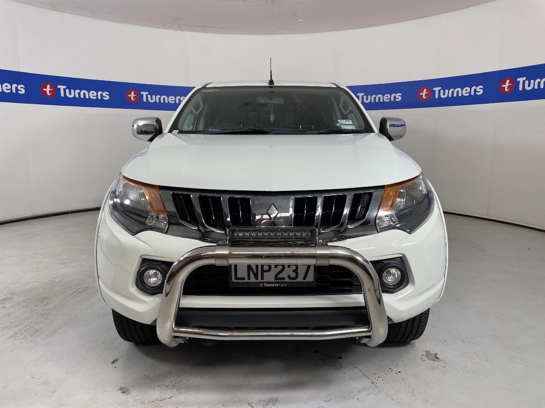 Photo '2' of Mitsubishi Triton