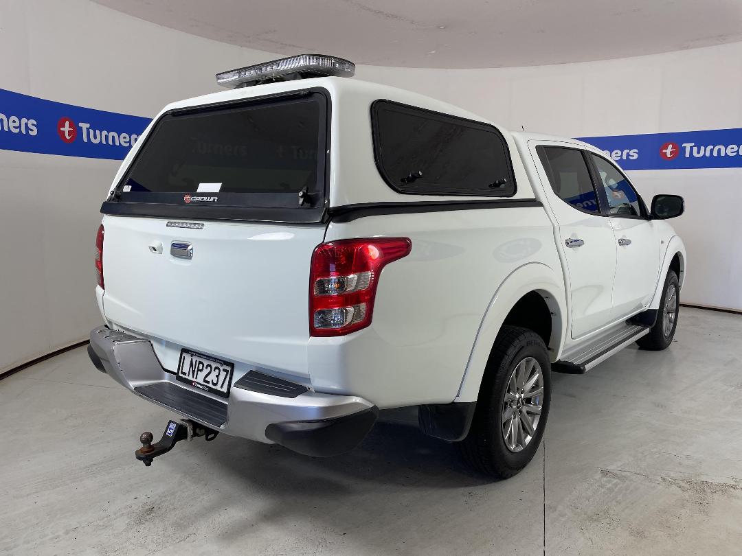 Photo '7' of Mitsubishi Triton