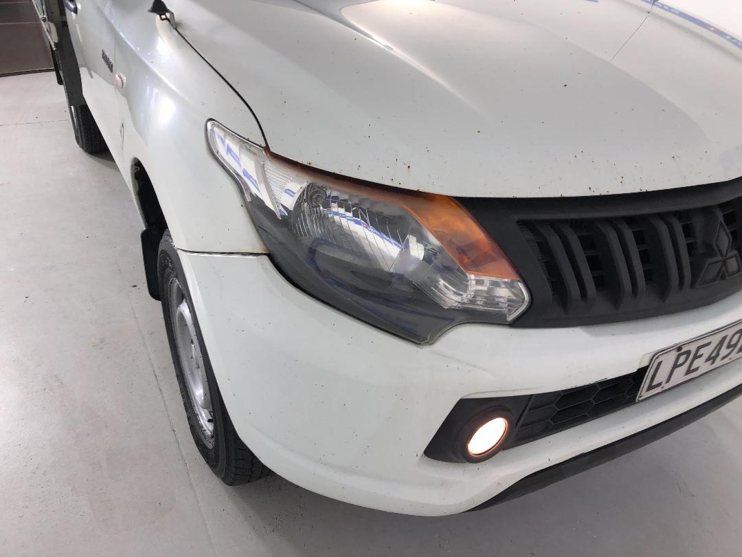 Photo '22' of Mitsubishi Triton Photo '22' of Mitsubishi Triton