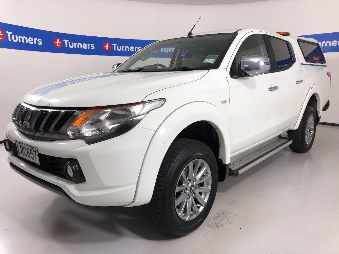 Photo '4' of Mitsubishi Triton