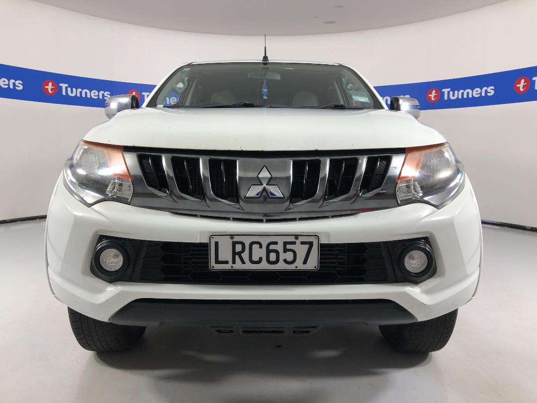 Photo '2' of Mitsubishi Triton