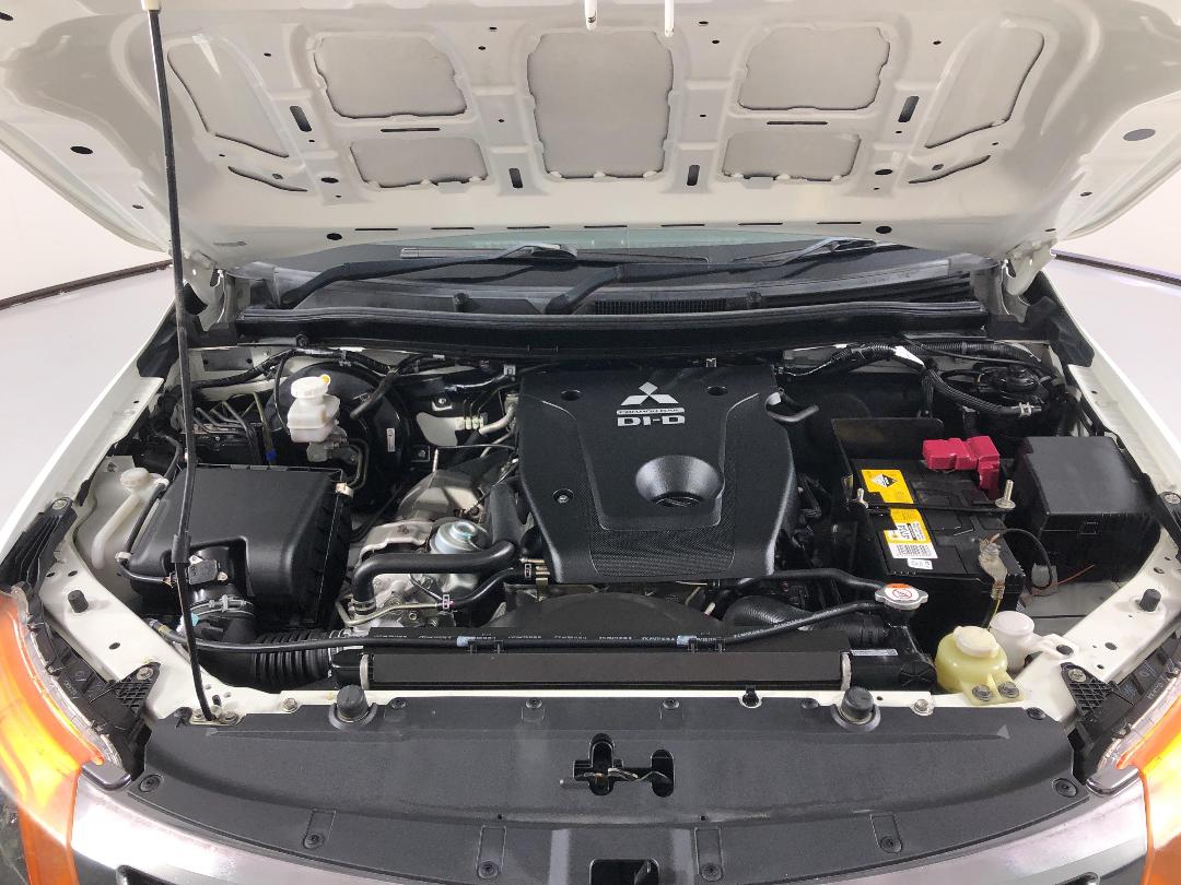 Photo '13' of Mitsubishi Triton