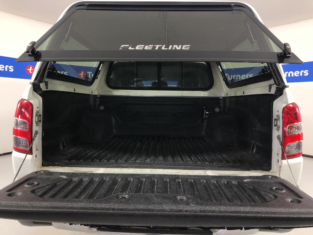 Photo '14' of Mitsubishi Triton