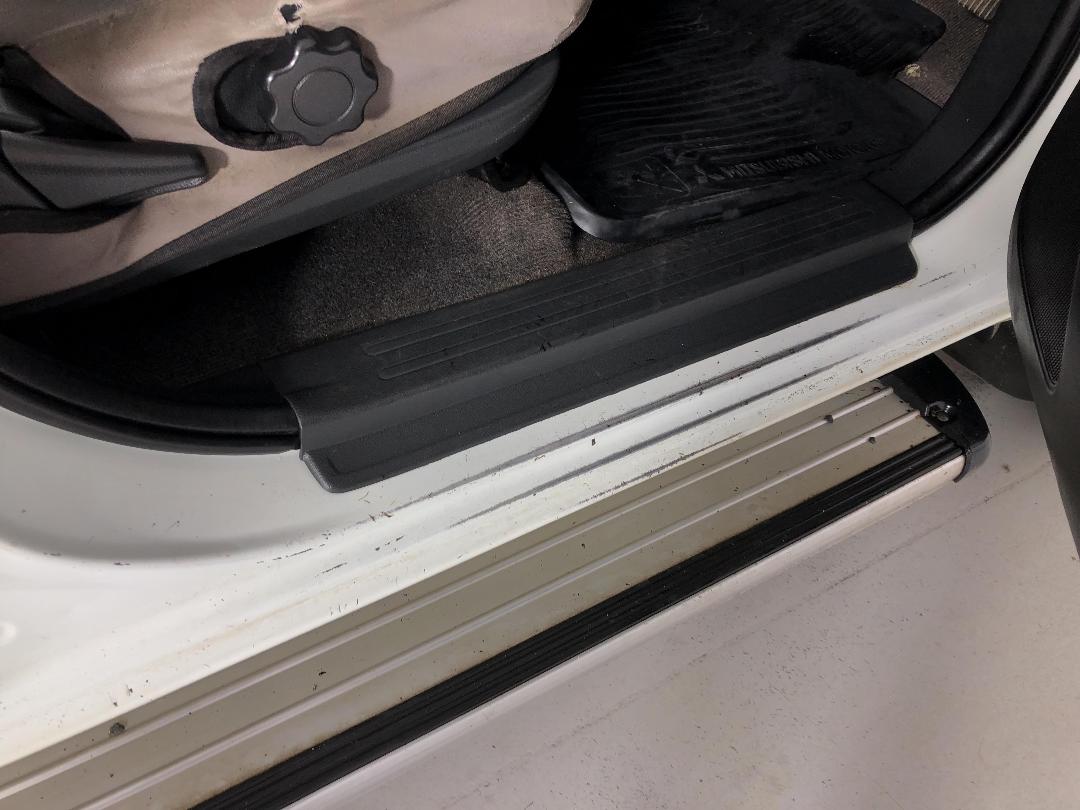 Photo '23' of Mitsubishi Triton