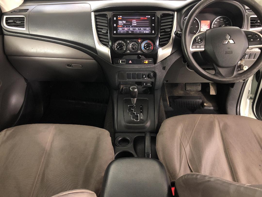 Photo '17' of Mitsubishi Triton