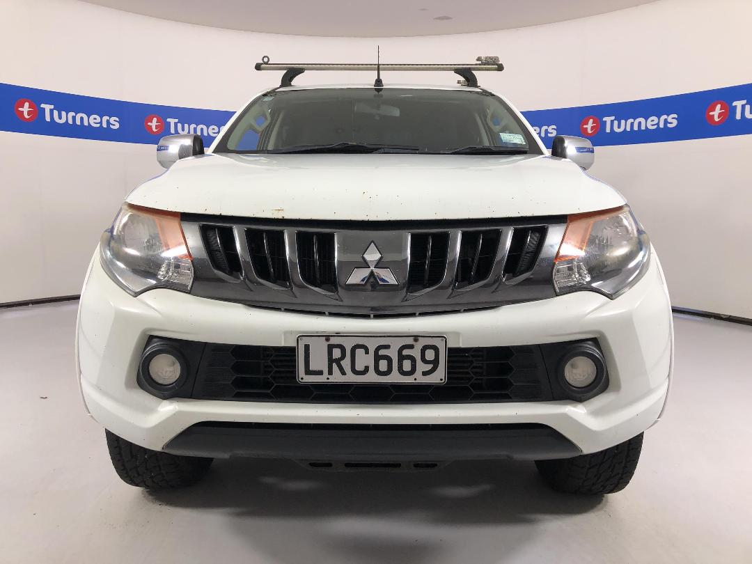 Photo '2' of Mitsubishi Triton