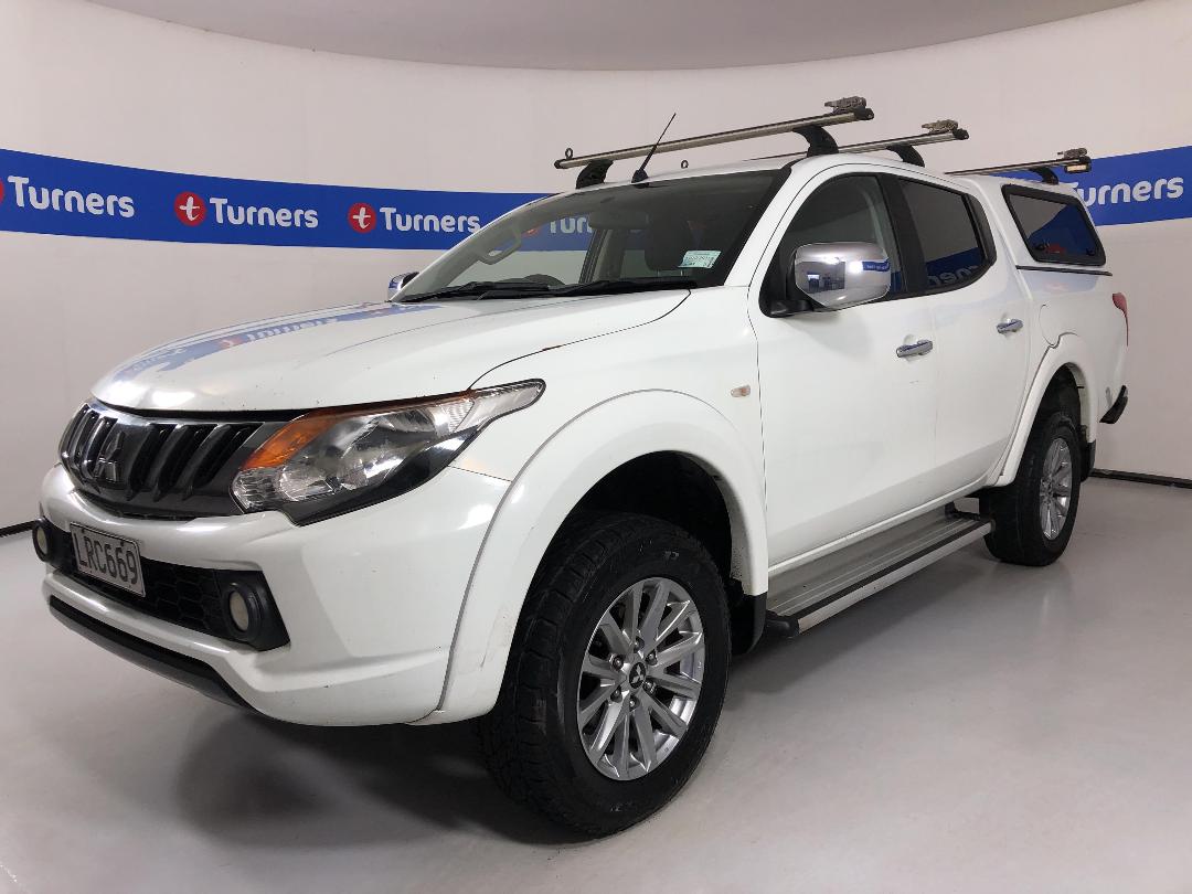 Photo '4' of Mitsubishi Triton