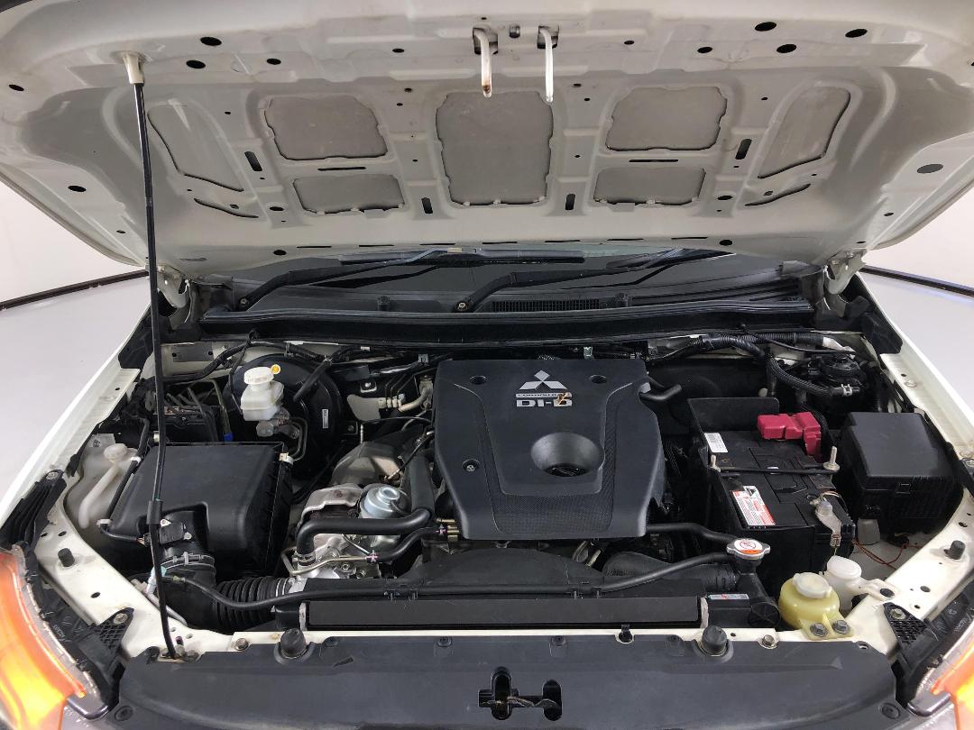 Photo '13' of Mitsubishi Triton