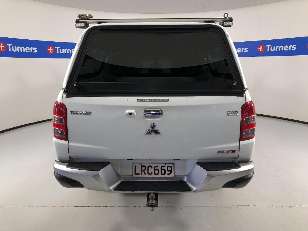 Photo '6' of Mitsubishi Triton