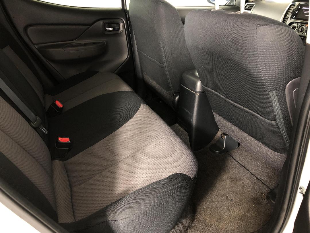 Photo '20' of Mitsubishi Triton