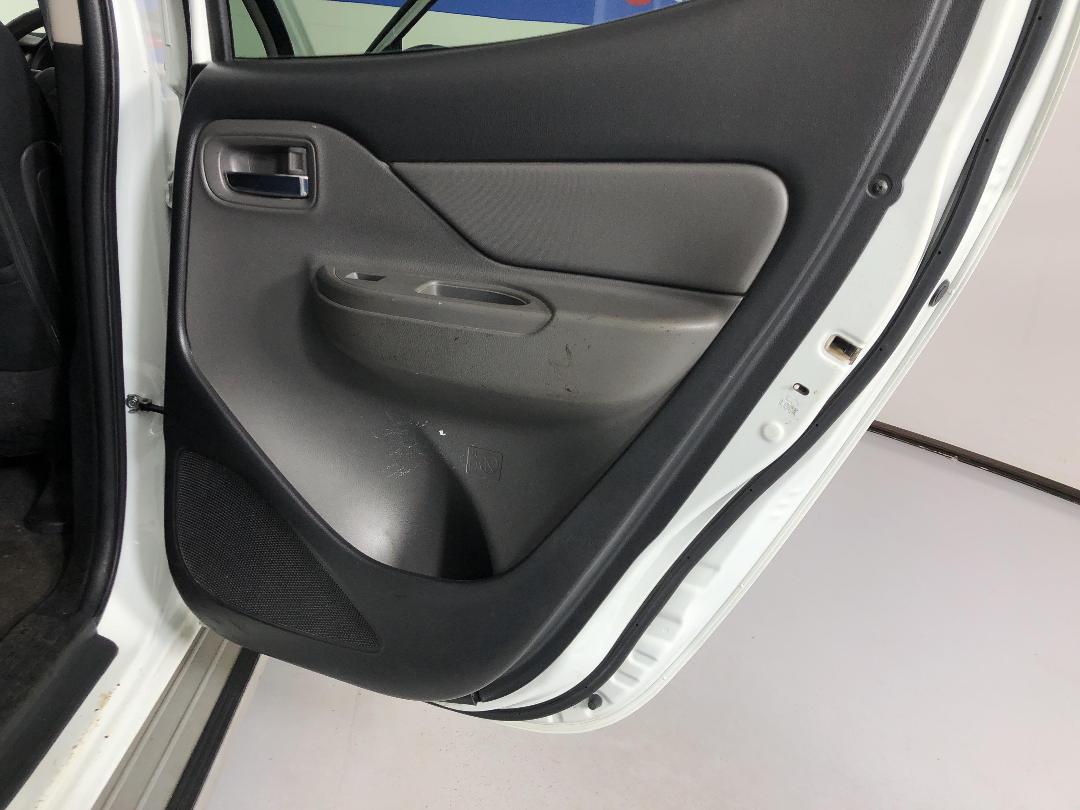 Photo '19' of Mitsubishi Triton