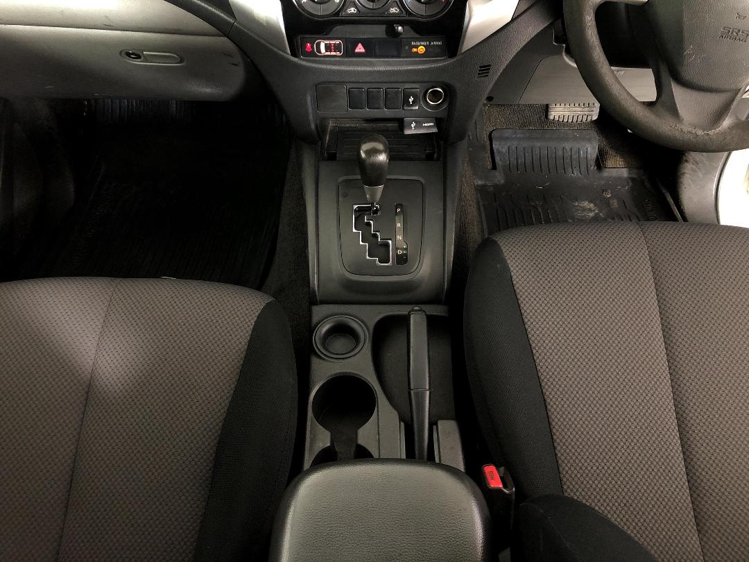 Photo '18' of Mitsubishi Triton