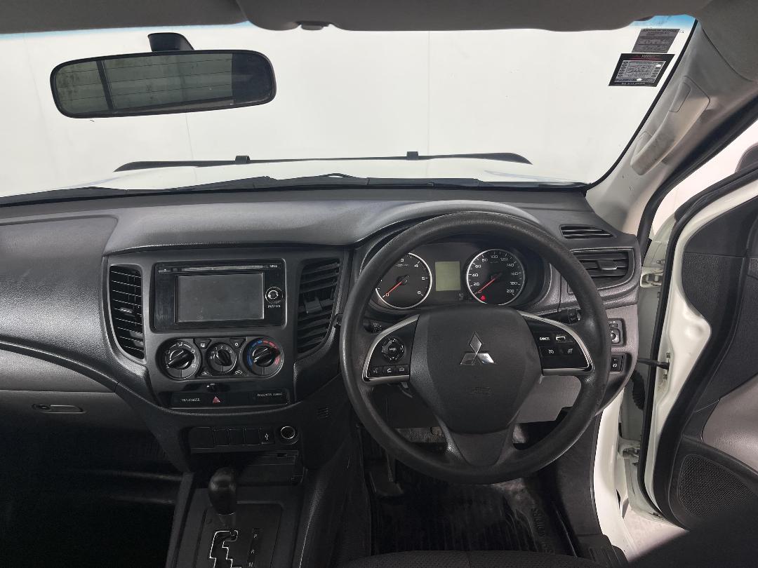 Photo '16' of Mitsubishi Triton Photo '16' of Mitsubishi Triton