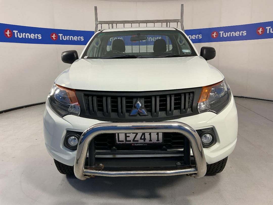 Photo '2' of Mitsubishi Triton