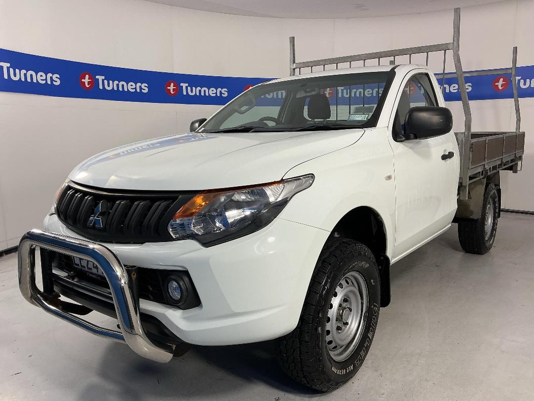 Photo '4' of Mitsubishi Triton