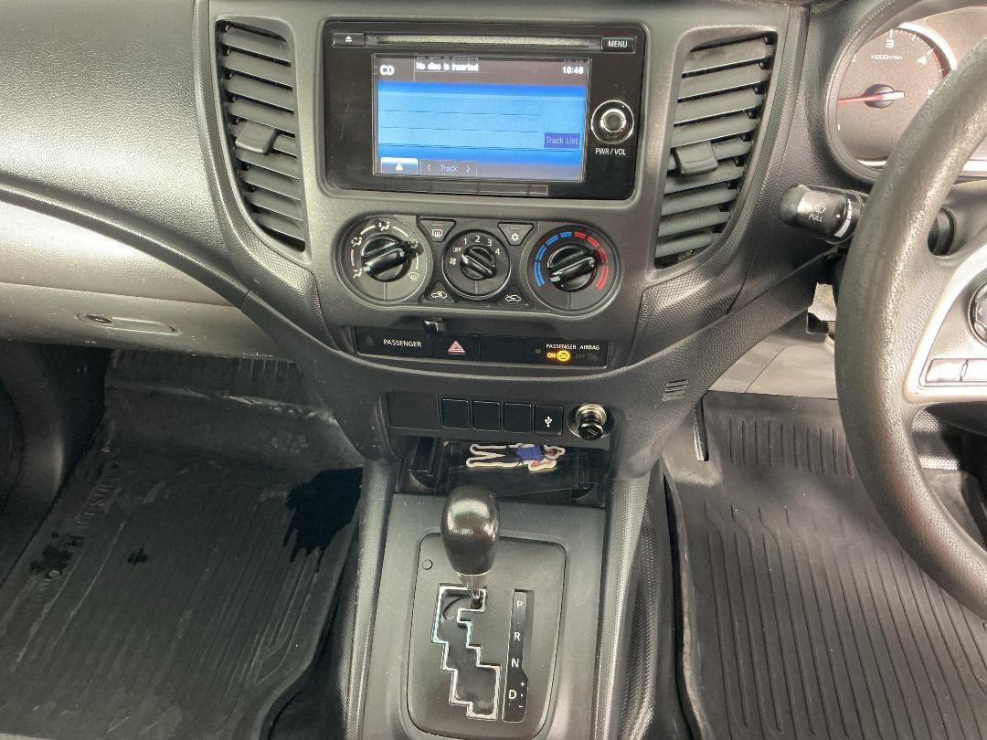 Photo '18' of Mitsubishi Triton