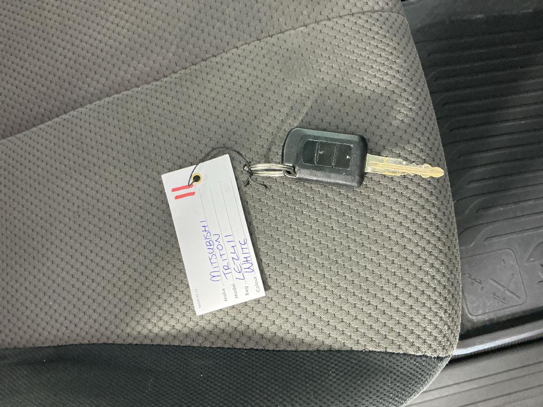 Photo '20' of Mitsubishi Triton