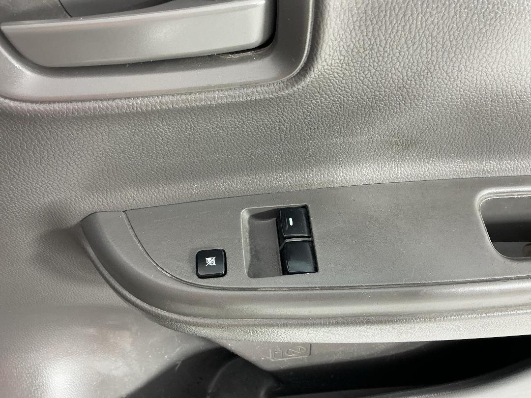 Photo '23' of Mitsubishi Triton