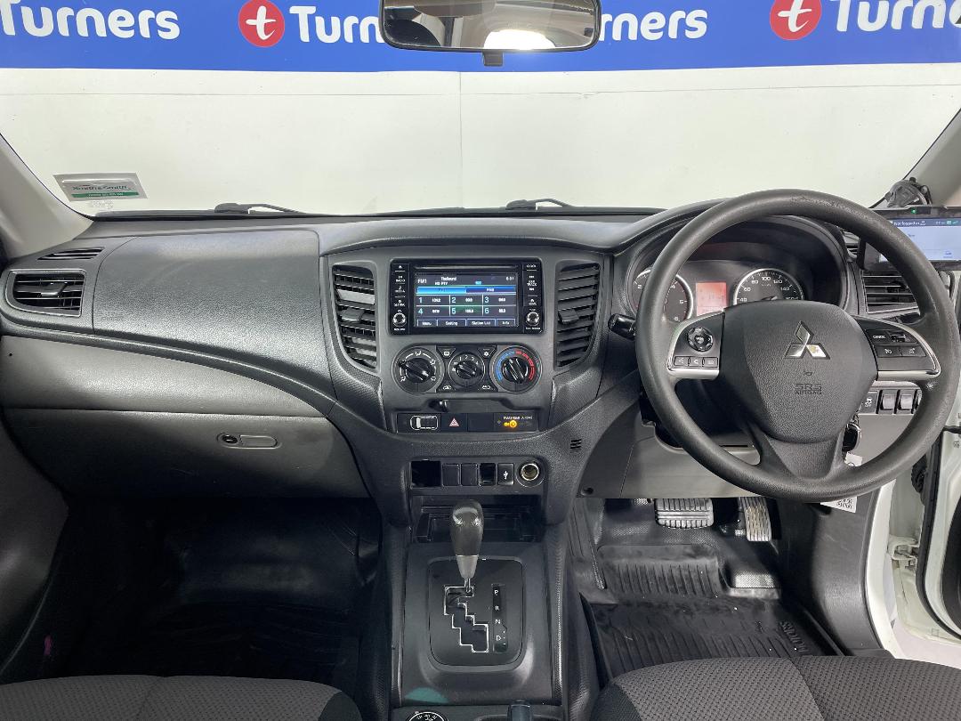 Photo '17' of Mitsubishi Triton Photo '17' of Mitsubishi Triton